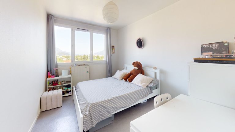 Appartement 4 pièces 80 m² · à Echirolles · 80 m² · 120 000 €