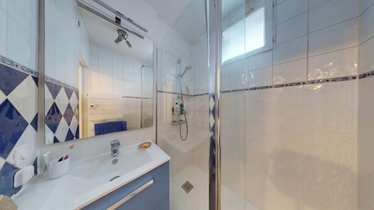 Appartement 3 pièces 60 m² · à Echirolles · 60,3 m² · 75 000 €