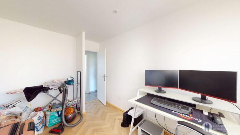 Appartement 4 pièces 80 m² · à Echirolles · 80 m² · 120 000 €
