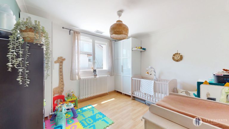 Maison 5 pièces 105 m² · à Echirolles · 105 m² · 120 000 €